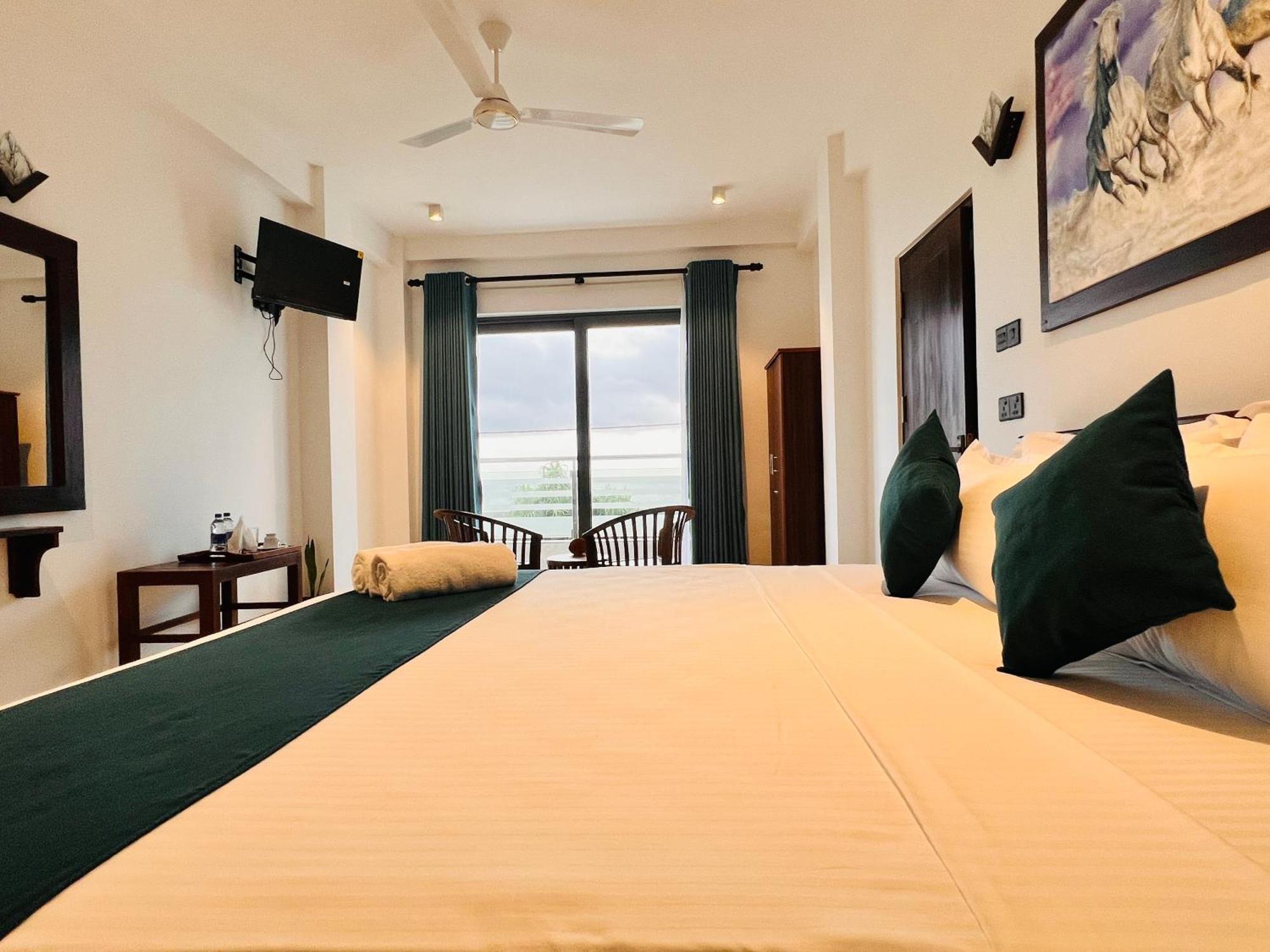 Ocean Front Villa 希克杜沃 外观 照片